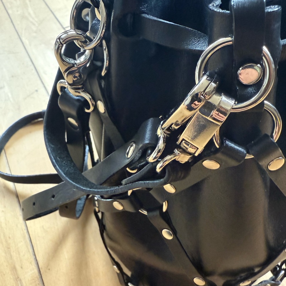 Zana Bayne Large Linked Bucket Bag Backpack - Picture 6 of 6